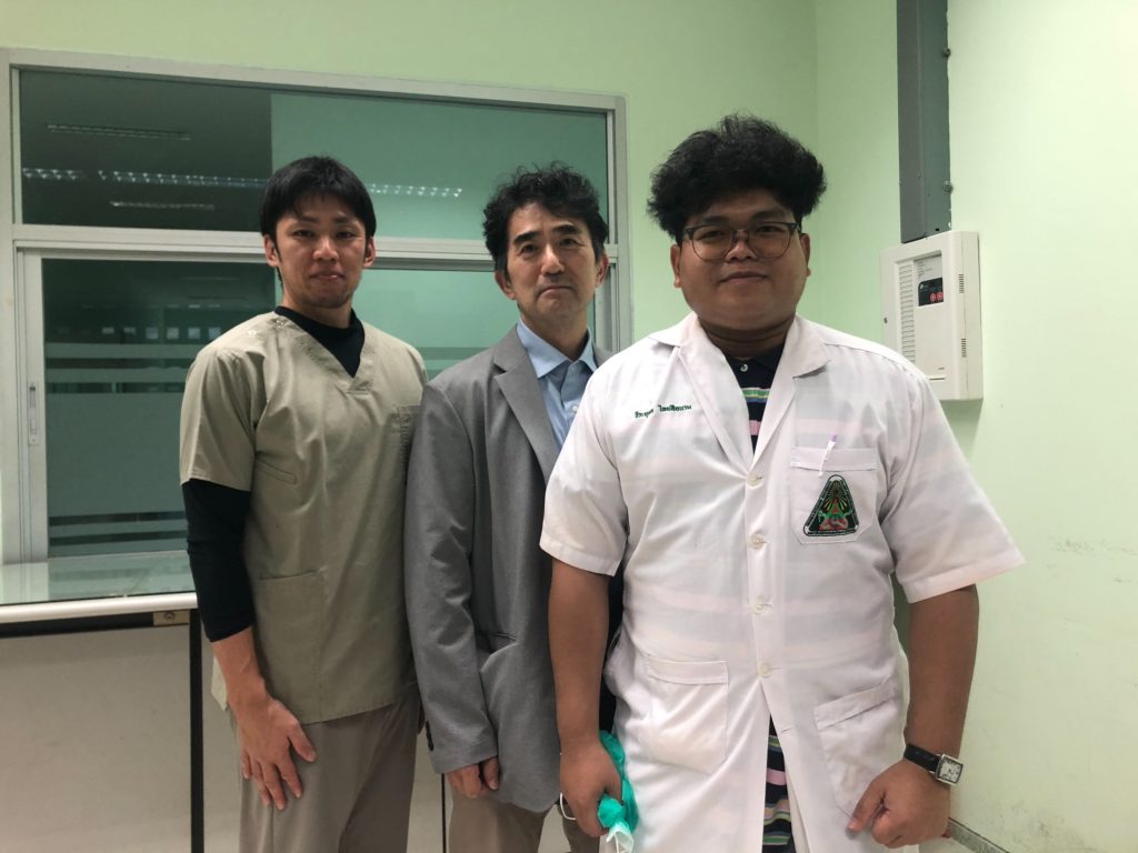 手厚いホスピタリティに感謝！タイでの解剖実習が無事終了しました。最終日の学びと、現地の方々との心温まる交流、そして今後の展望をレポートします。