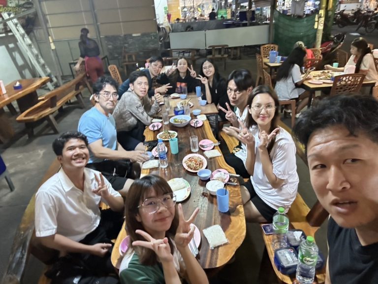 カイロプラクターにとって深部の解剖が重要なワケとは？タイでの解剖実習2日目レポート。医学生との交流や、イサーン料理体験もご紹介します。