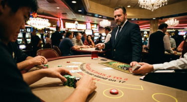 【学長コラム】 私の原点(15) ロサンゼルスの厨房からラスベガスへ。カジノで味わった「生きている実感」と理不尽なルール